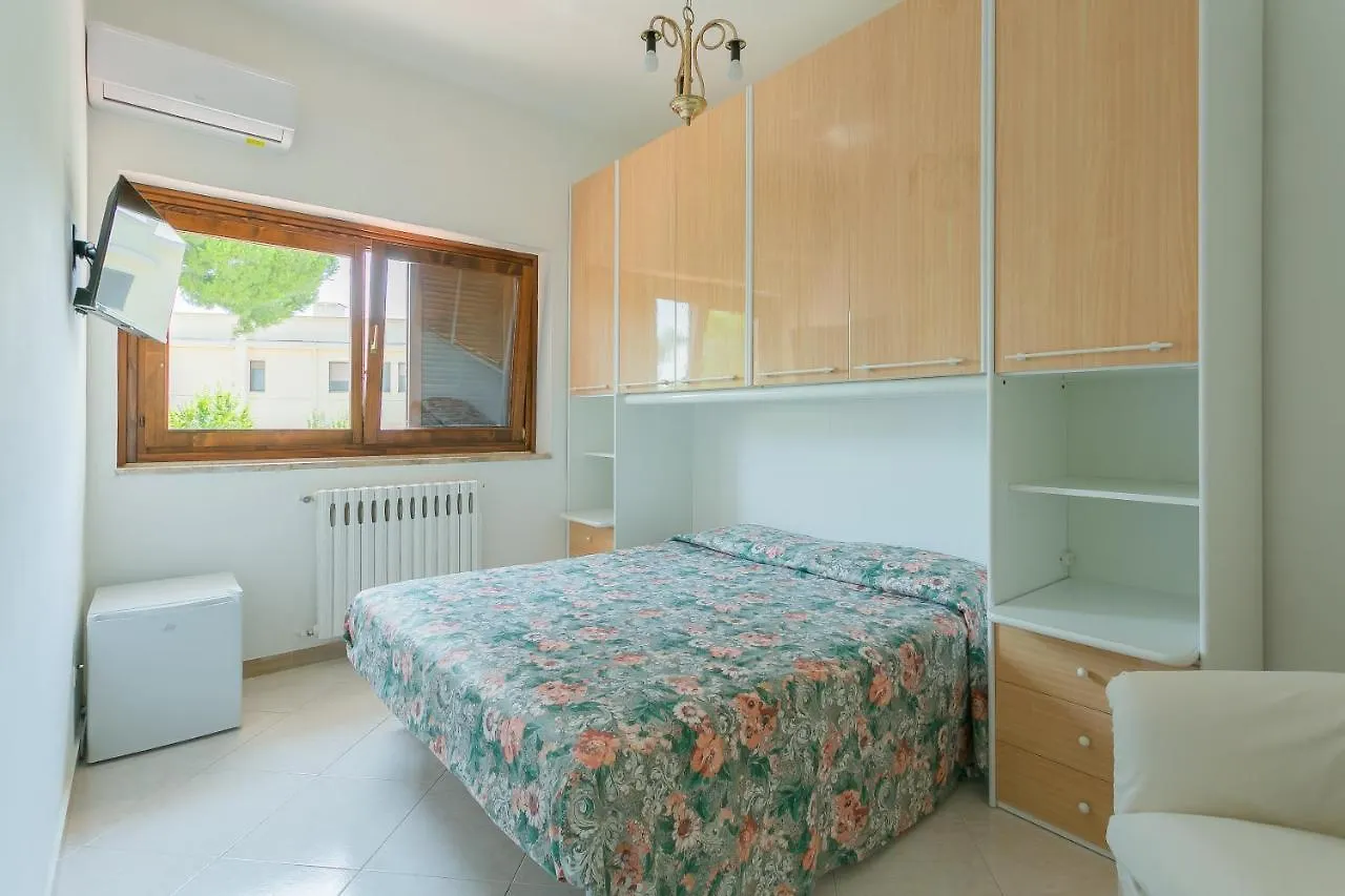 B&B Ville Giapponesi Con Piscina E Spiaggia Privata Giovinazzo