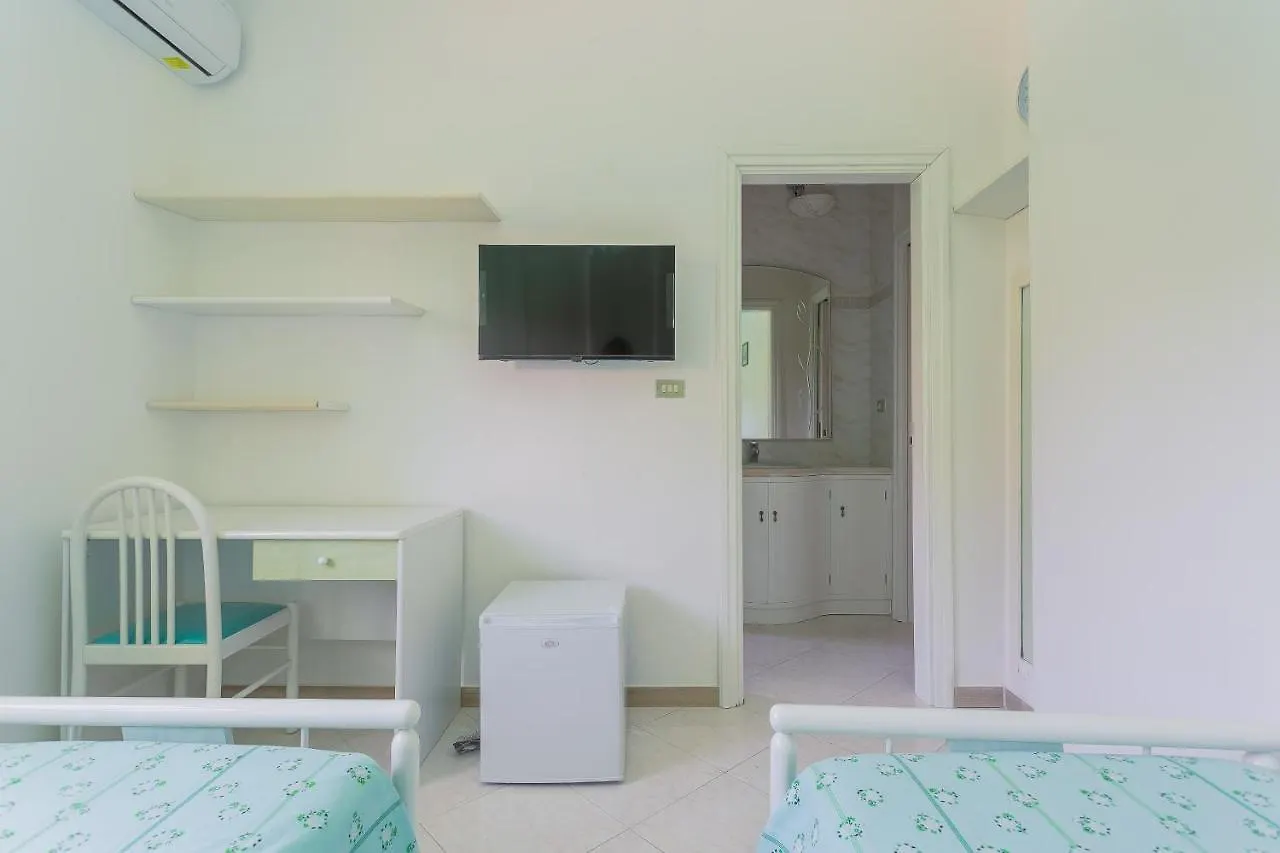 B&B Ville Giapponesi Con Piscina E Spiaggia Privata Giovinazzo Italy