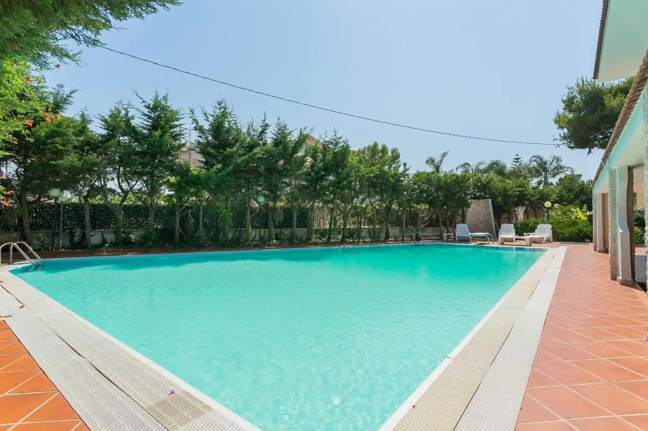 B&B Ville Giapponesi Con Piscina E Spiaggia Privata Giovinazzo